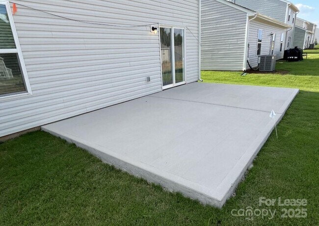 Building Photo - 2131 Transatlantic Ave