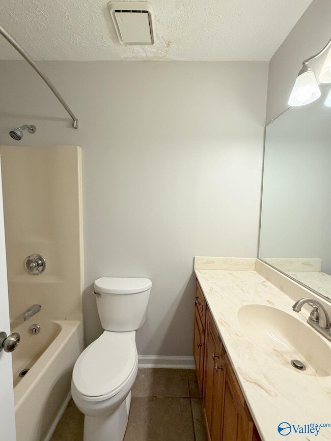 Building Photo - 160 Lewis Ln