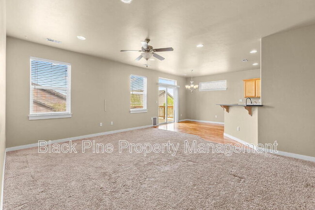 Building Photo - 1510 W Cactus St