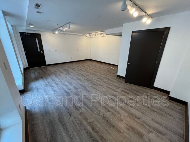 Building Photo - 110 Campbell Ave SE