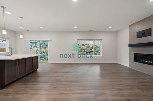 Building Photo - 5 BED & 2.5 BATH SINGLE FAMILY HOUSE FOR RENT