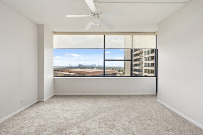 Building Photo - 14 Greenway Plz