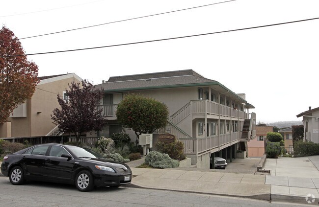 Primary Photo - Gold Coast Apartments
