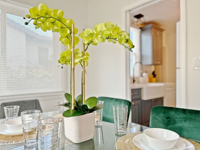 Building Photo - 5288 Santa Margarita St