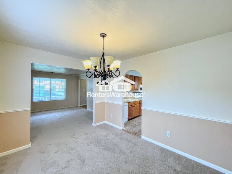 Building Photo - 1506 Raven St