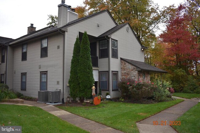 Building Photo - 32 Basswood Ct