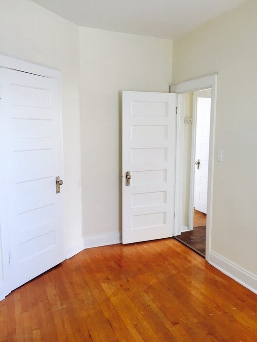Building Photo - 109-111 Duplex
