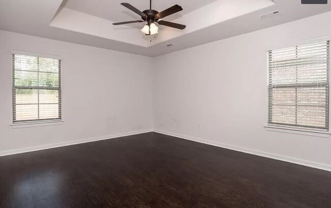 Building Photo - 102 Kindley Ct