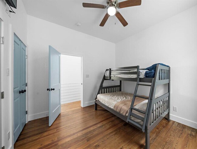 Building Photo - 2815 Avenue H