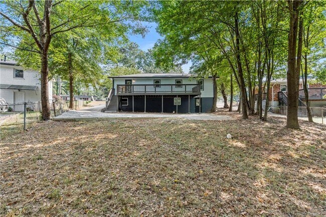 Building Photo - 33 Smyrna Powder Springs Rd SE