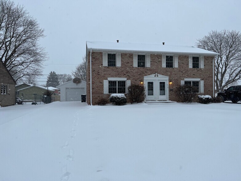 Primary Photo - 2118 32nd St S