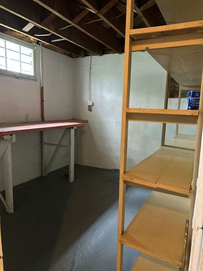 Building Photo - 2 Bedroom 1 Bathroom Home for Rent