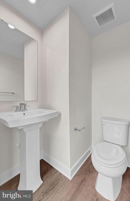 Building Photo - 66 SPYGLASS HILL Dr