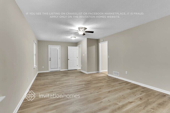 Building Photo - 6584 Oakwood Dr
