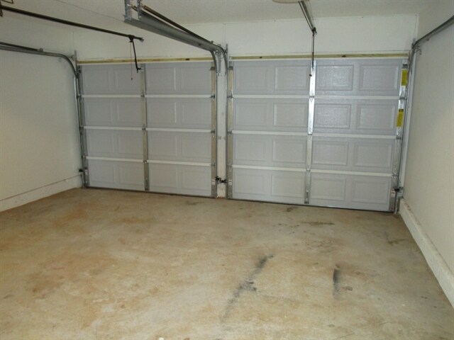 Building Photo - 2921 Knoll View Pl