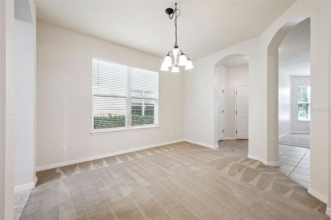 Building Photo - 1310 Oakcrest Ct