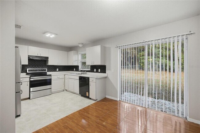 Building Photo - 14 Cedar Tree Terrace