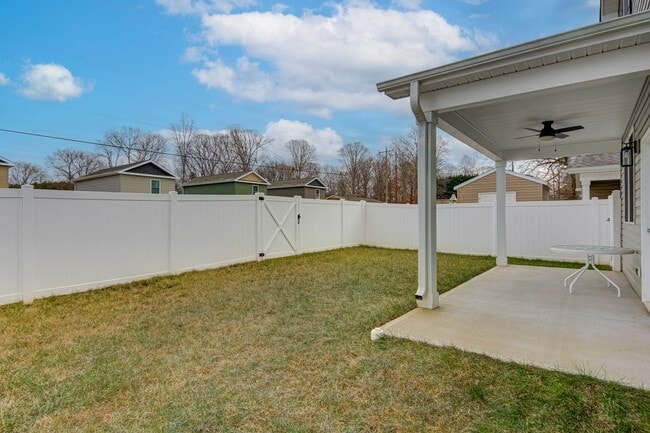 Building Photo - Charming New Build with Luxury Finishes, Covered Patio & Spacious Primary Suite