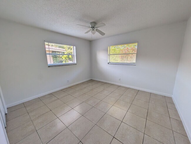 Building Photo - 3600 Riverside Dr