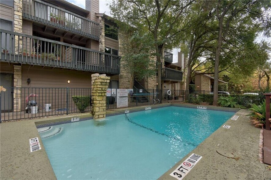 Building Photo - 3627 Menchaca Rd