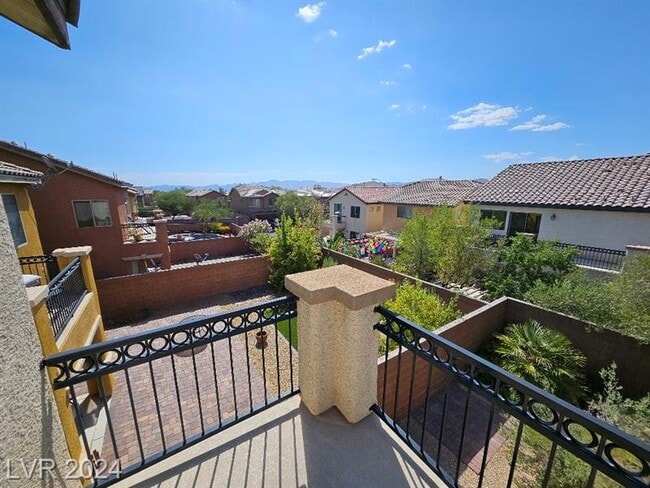 Building Photo - 7445 Calzado Dr