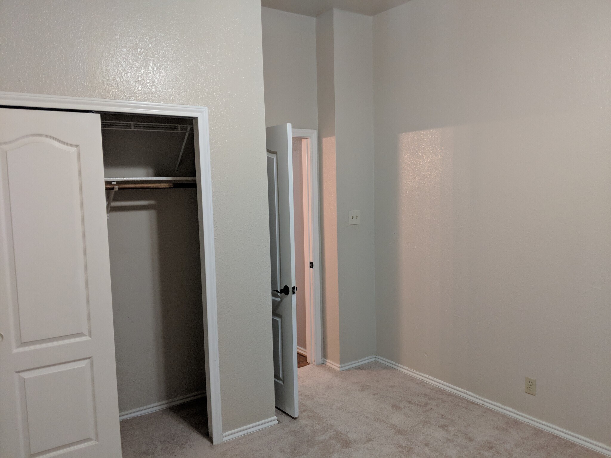 Building Photo - 1308 Meadow Lark Dr