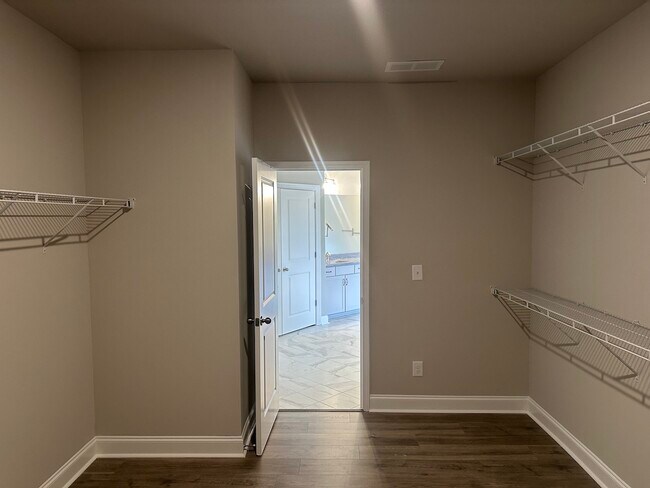 Building Photo - 1519 Windward Dr