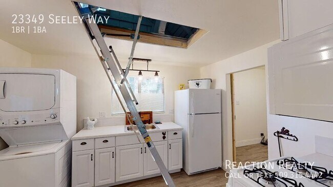 Building Photo - 23349 Seeley Way