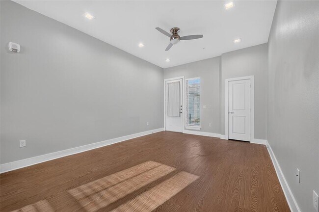 Building Photo - 2400 Louis Henna Blvd