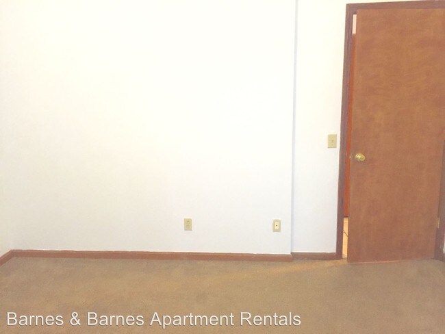 Building Photo - 512 W Cross St