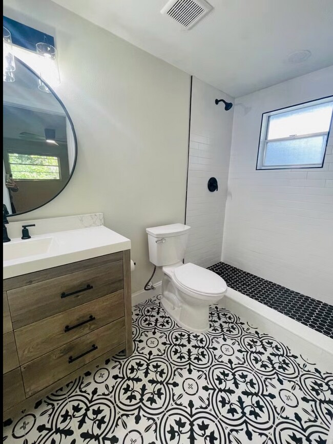 Building Photo - Glen Ave