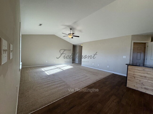 Building Photo - 116 Veranda Cir