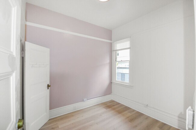 Building Photo - 2509 Dana St