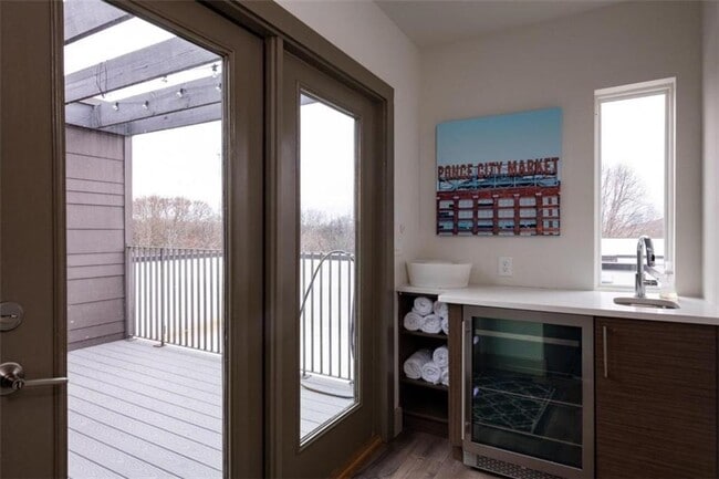 Building Photo - 37 Reynolds Square Ln