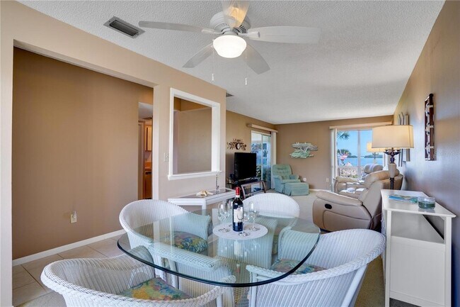 Building Photo - 656 Windrush Bay Dr