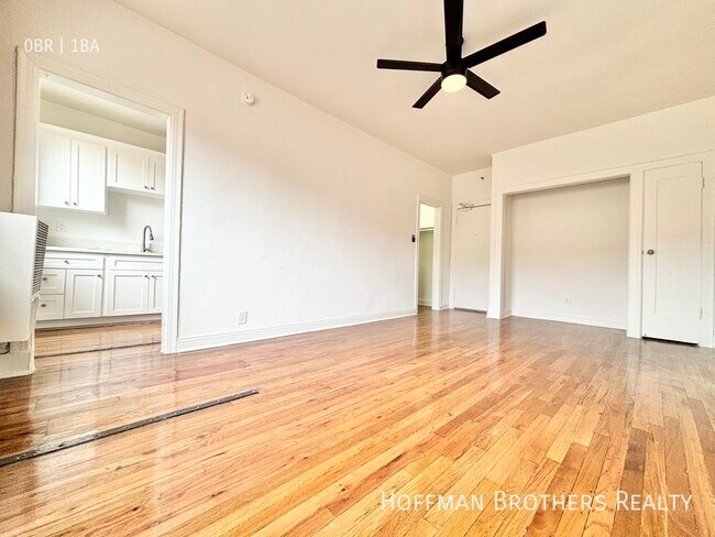 Building Photo - 247 N Kenmore Ave