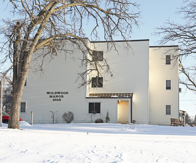 Building Photo - Wildwood Manor