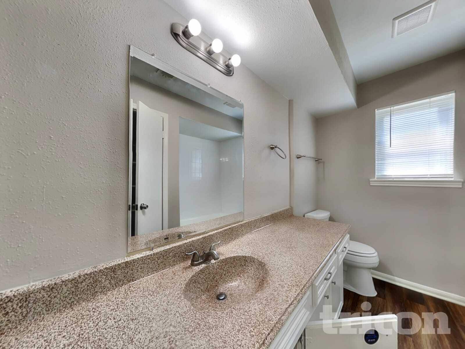 Building Photo - 10406 Kirkwren Dr