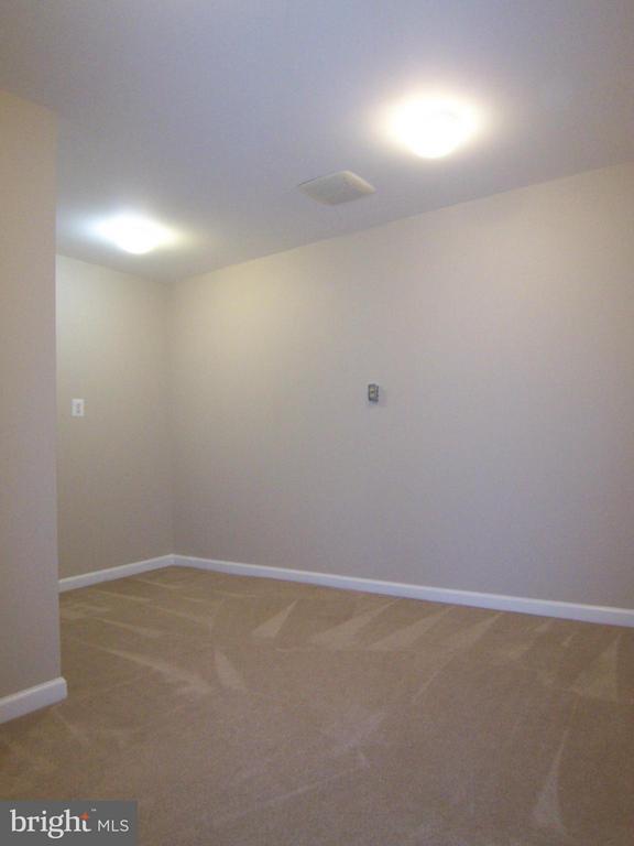 Building Photo - 8502 Lakinhurst Ln