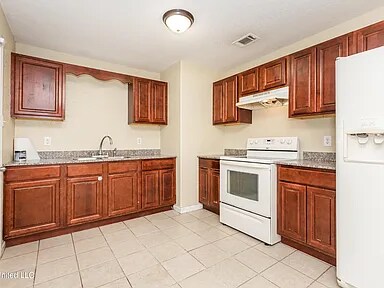 Building Photo - 5117 Potomac Dr