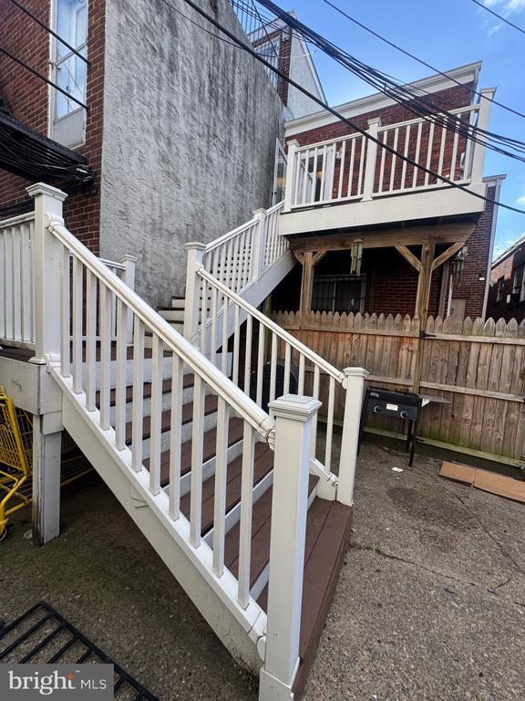 Building Photo - 1803 W 4th St