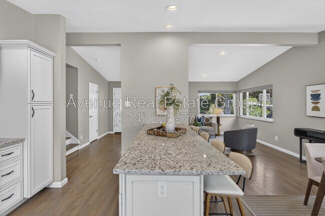 Building Photo - 6 The Knolls Ln