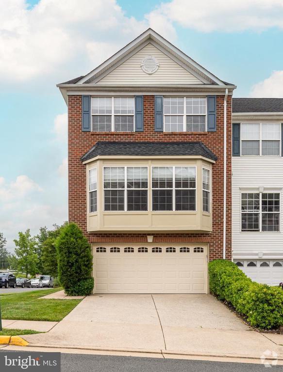 Building Photo - 6351 Regal Oak Dr