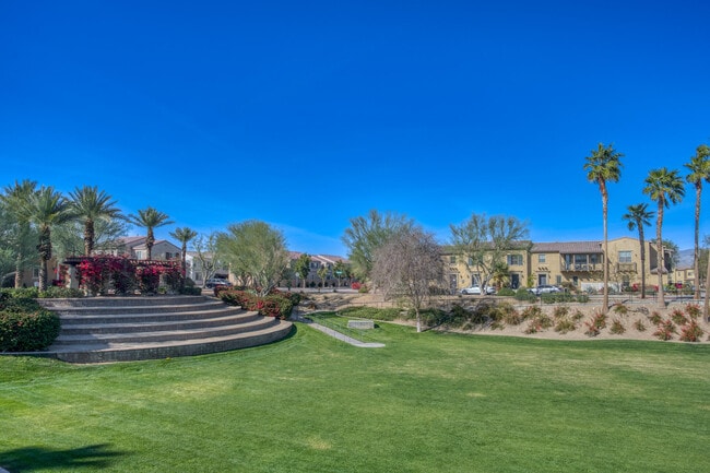 Building Photo - 520 Calle Vibrante