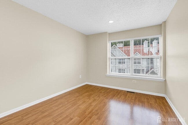 Building Photo - 98 Prestwick Way