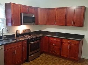 Building Photo - 14 Grover St