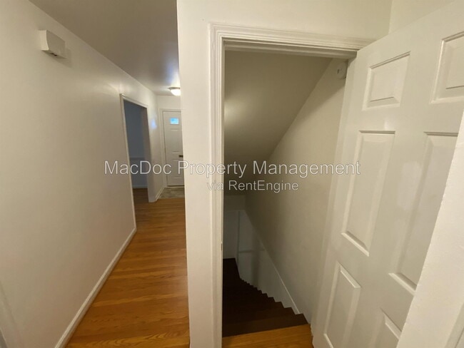Building Photo - 431 Ridgemore St