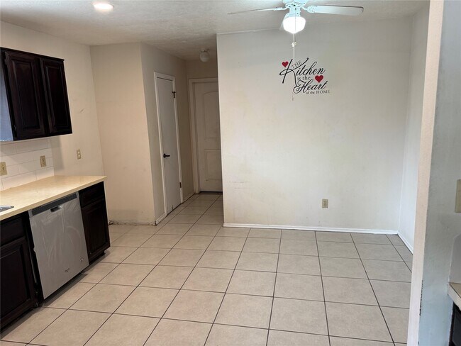 Building Photo - 13123 Chipman Glen Dr