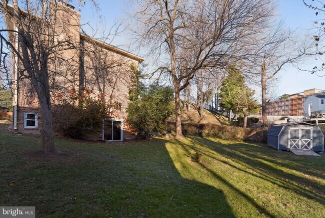 Building Photo - 1905 47th St NW