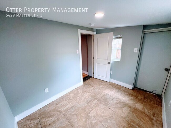 Building Photo - 5429 Master St